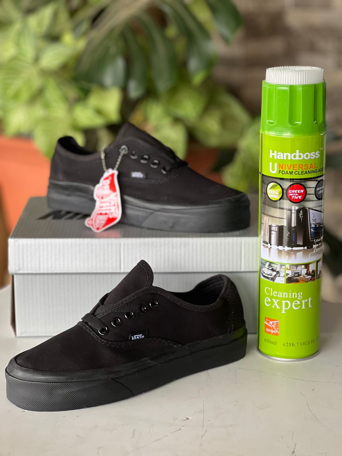 Off the Wall Vans Sneakers - Black