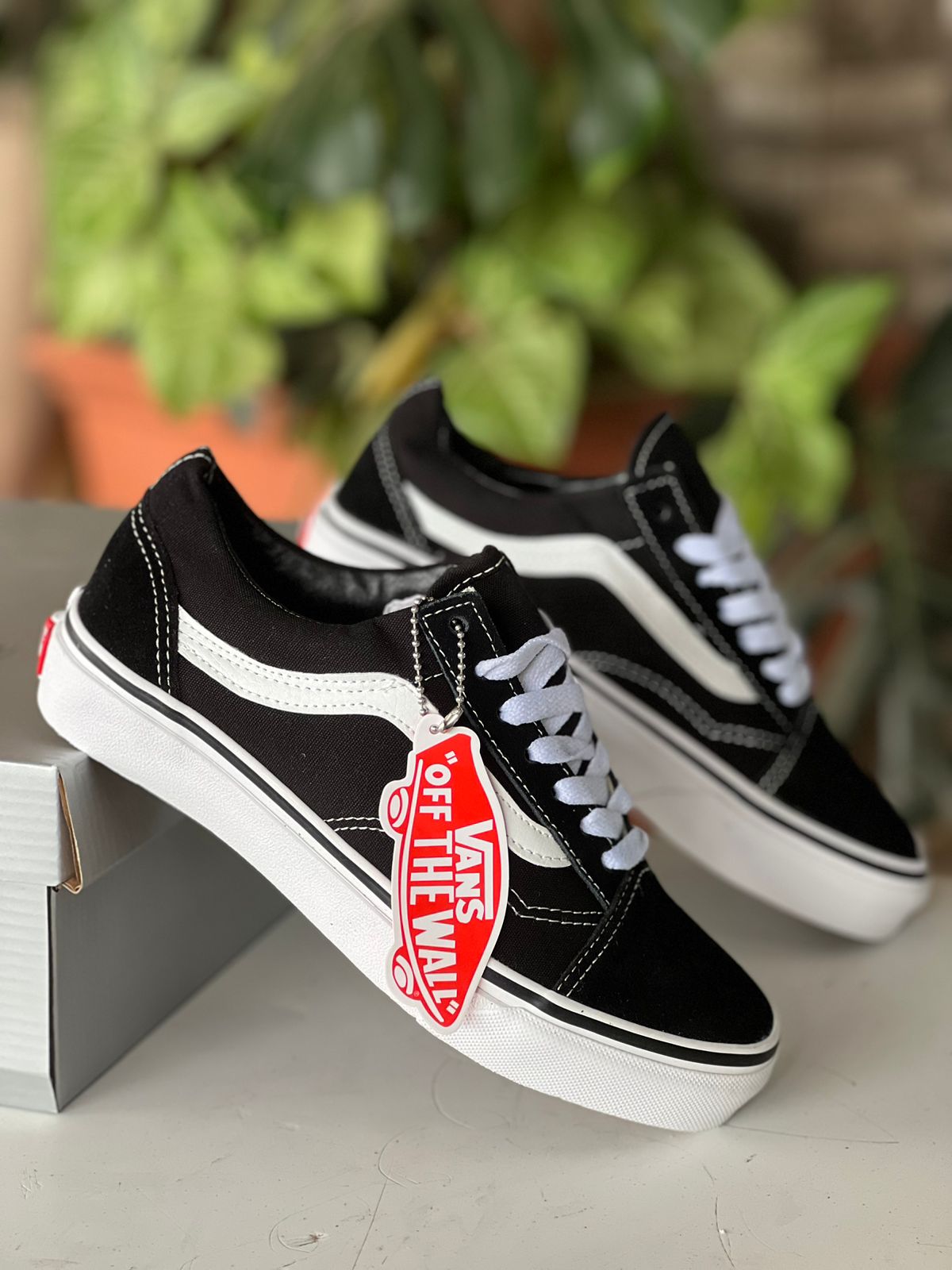 Off the Wall Vans Sneakers - Black on White