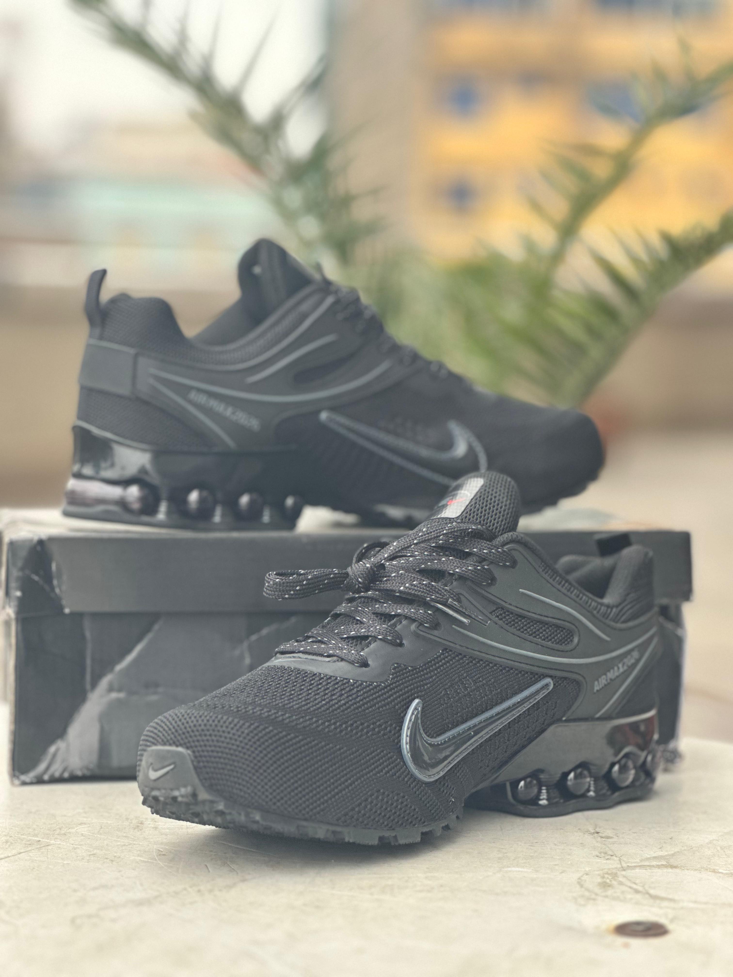 Nike Air Max Ultra Sneakers - Triple Black