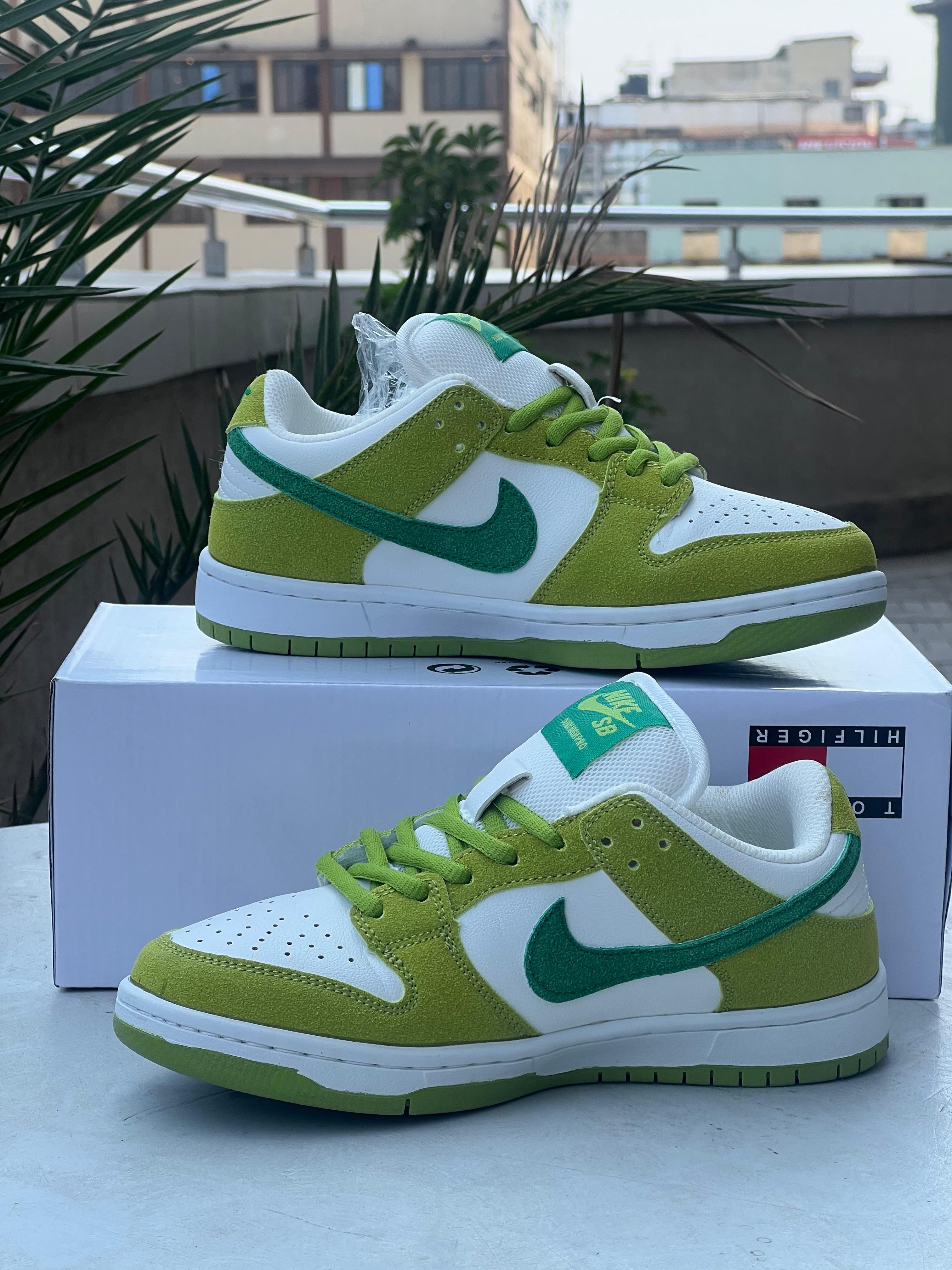 Nike SB Dunk Low “White & Forest Green
