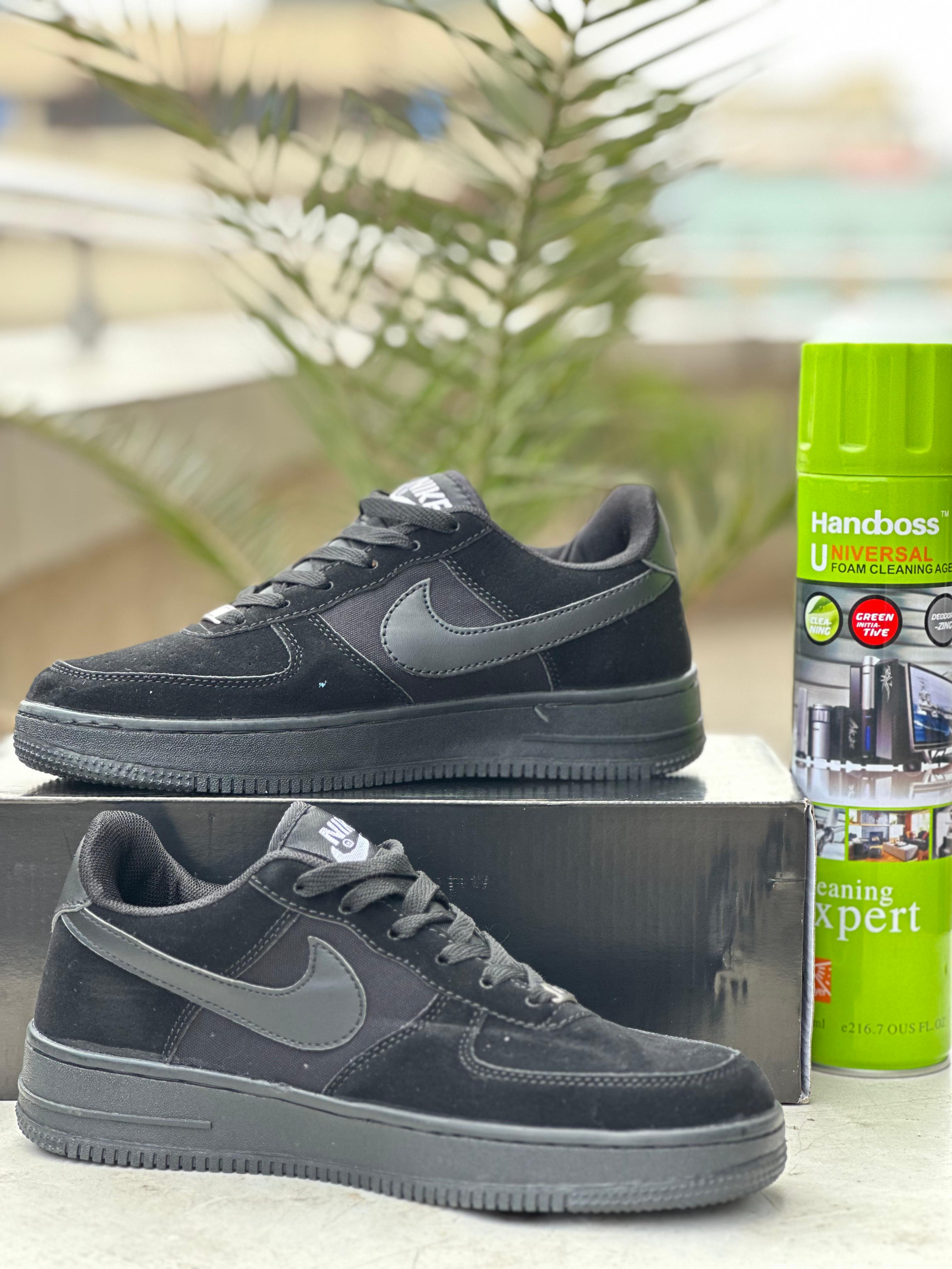 Nike Air Force 1 Low Triple Black