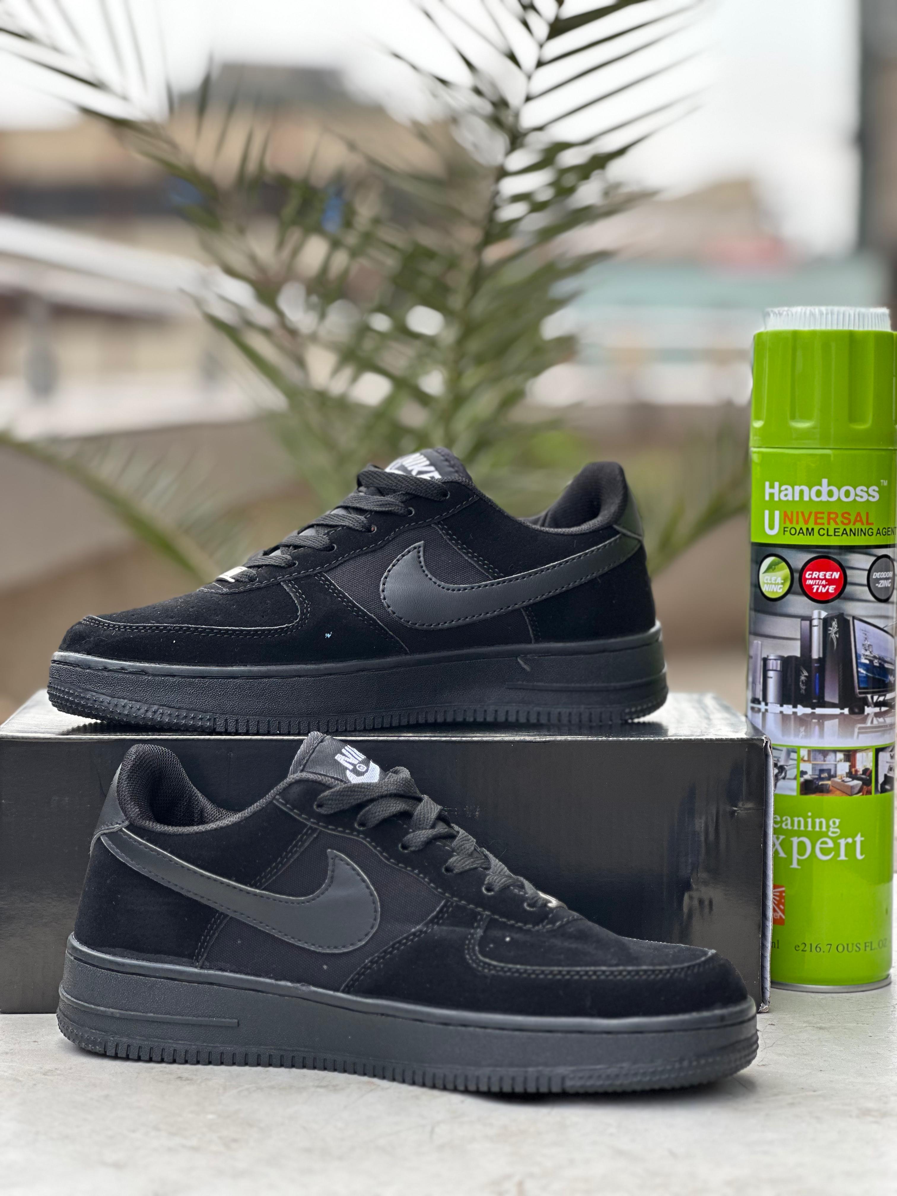 Nike Air Force 1 Low Triple Black