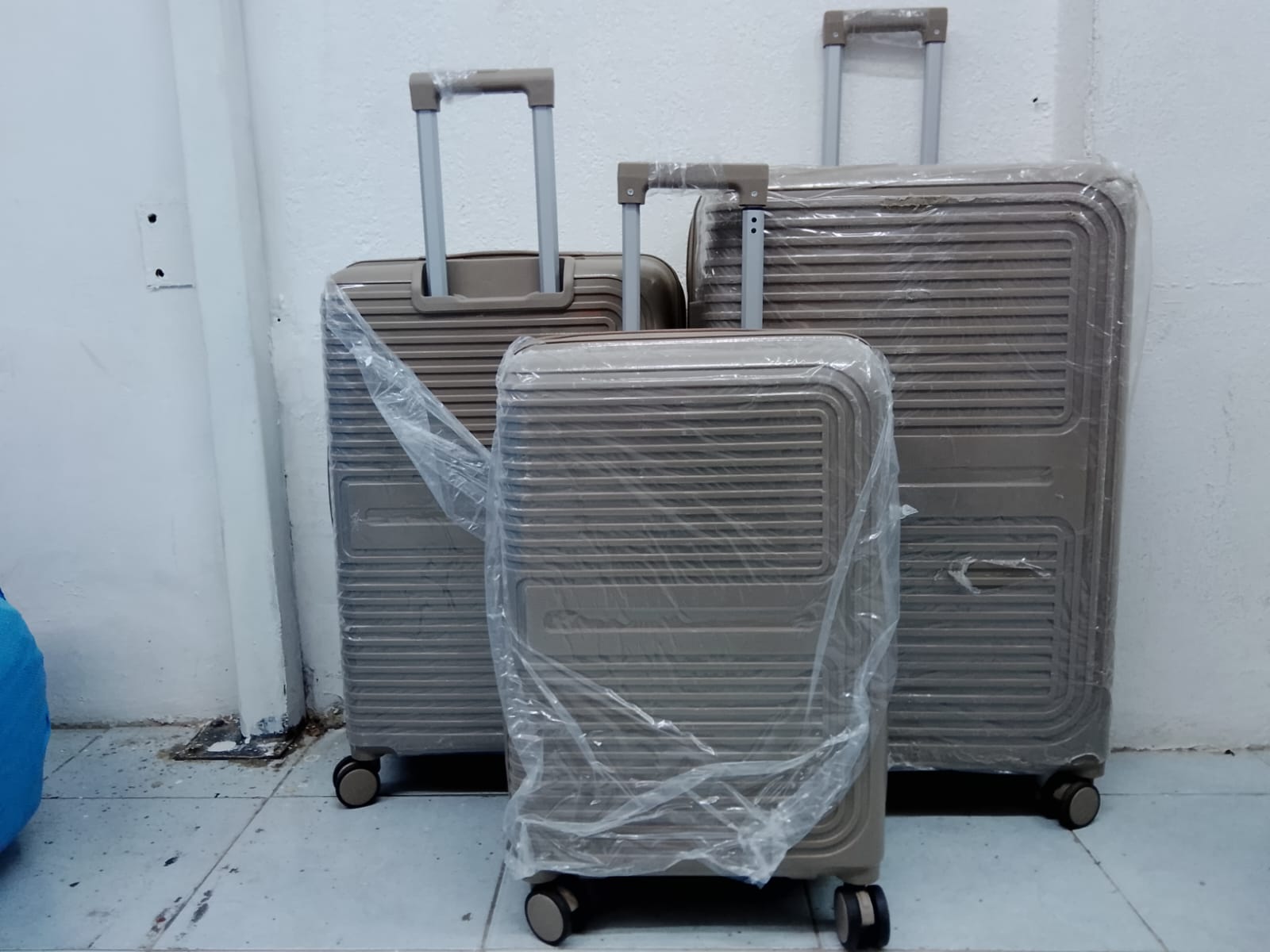 3 in 1 Hard Shell Travel Suitcase Set 30 Inch Kenya | Hii Style by Shiquo