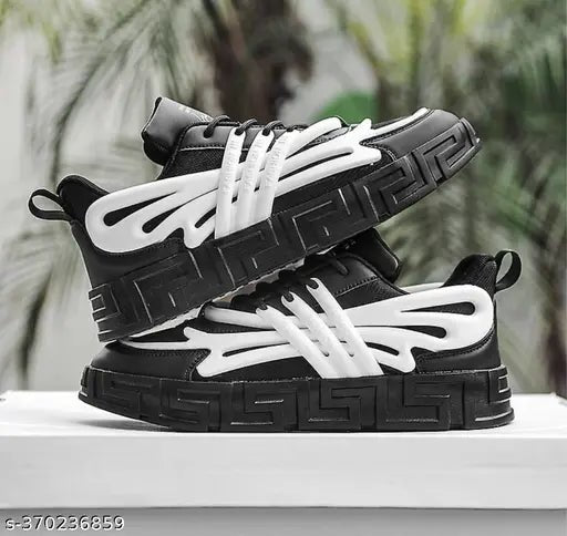 Chunky sneaker Greek key sole black white